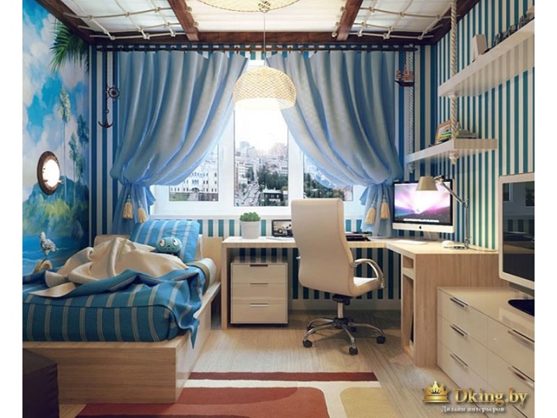Дизайн интерьера детской комнаты спроектирован с упором на морскую тематику