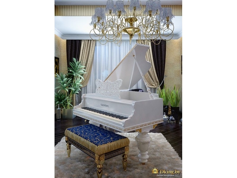 белый рояль в гостиной, луюстра в стиле ар-деко, фиолетовая банкетка, белый пушистый ковер, темный пол. богатый текстиль на окнах. сочетание бежевого, белого и шоколадного